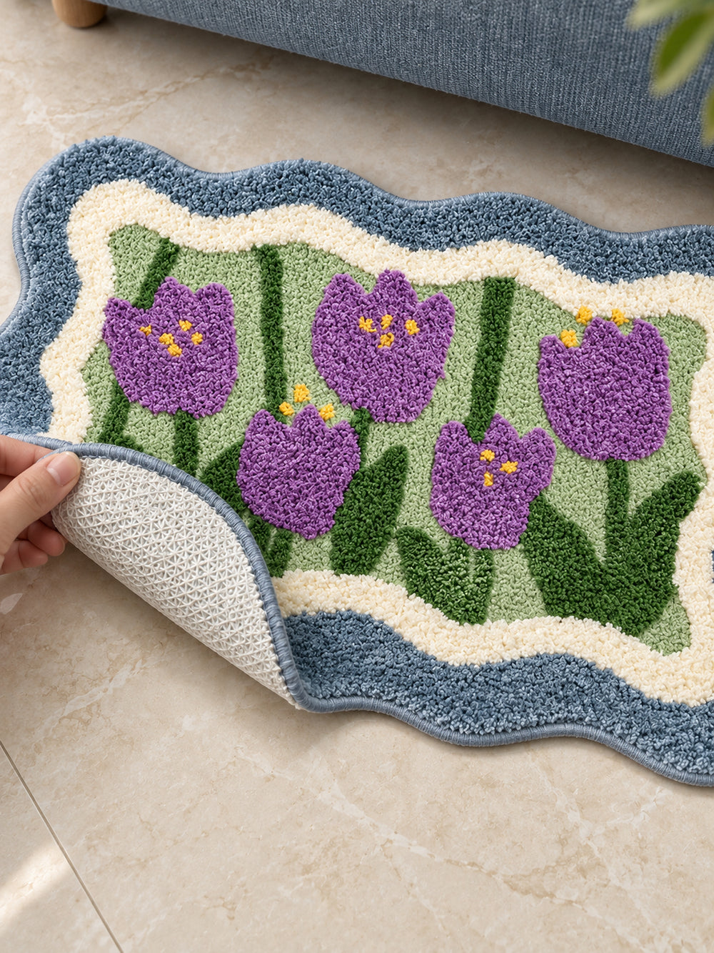 Violet Tulip Frame Wavy-Edge Bath Mat — Textured backing