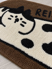 Relaxed Spotted Cat Bath Mat — surface detail