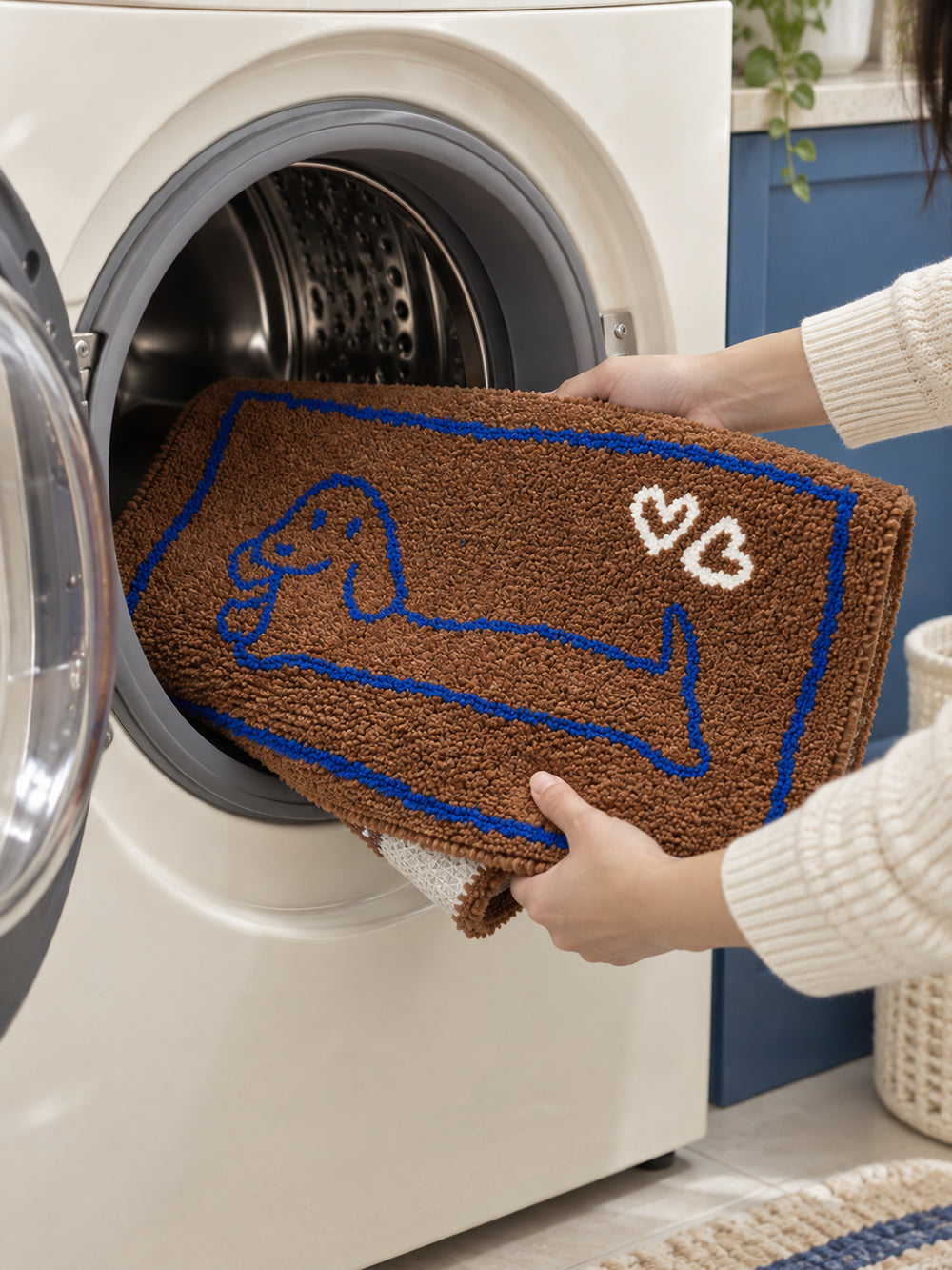 Heartline Dachshund Sketch Bath Mat — machine wash