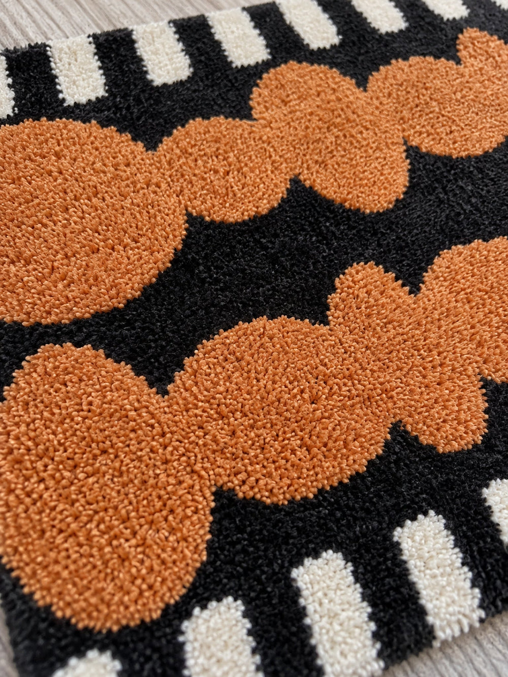 Electric Blue Pebbles Retro Bath Mat — surface detail