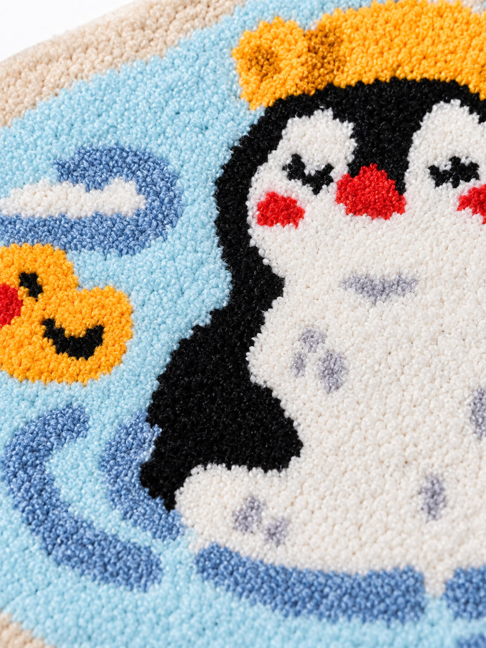 Penguin Bubble Bath Mat — Surface detail