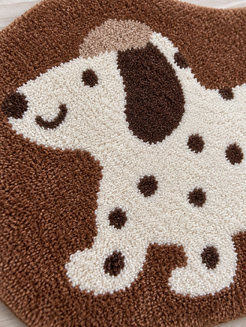 Long Dachshund Shaped Runner Rug - Spotted — surface detail