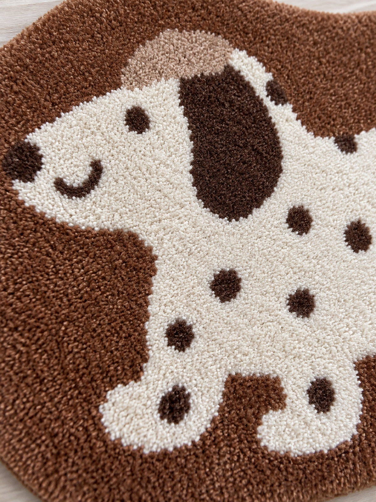 Long Dachshund Shaped Runner Rug - Spotted — surface detail