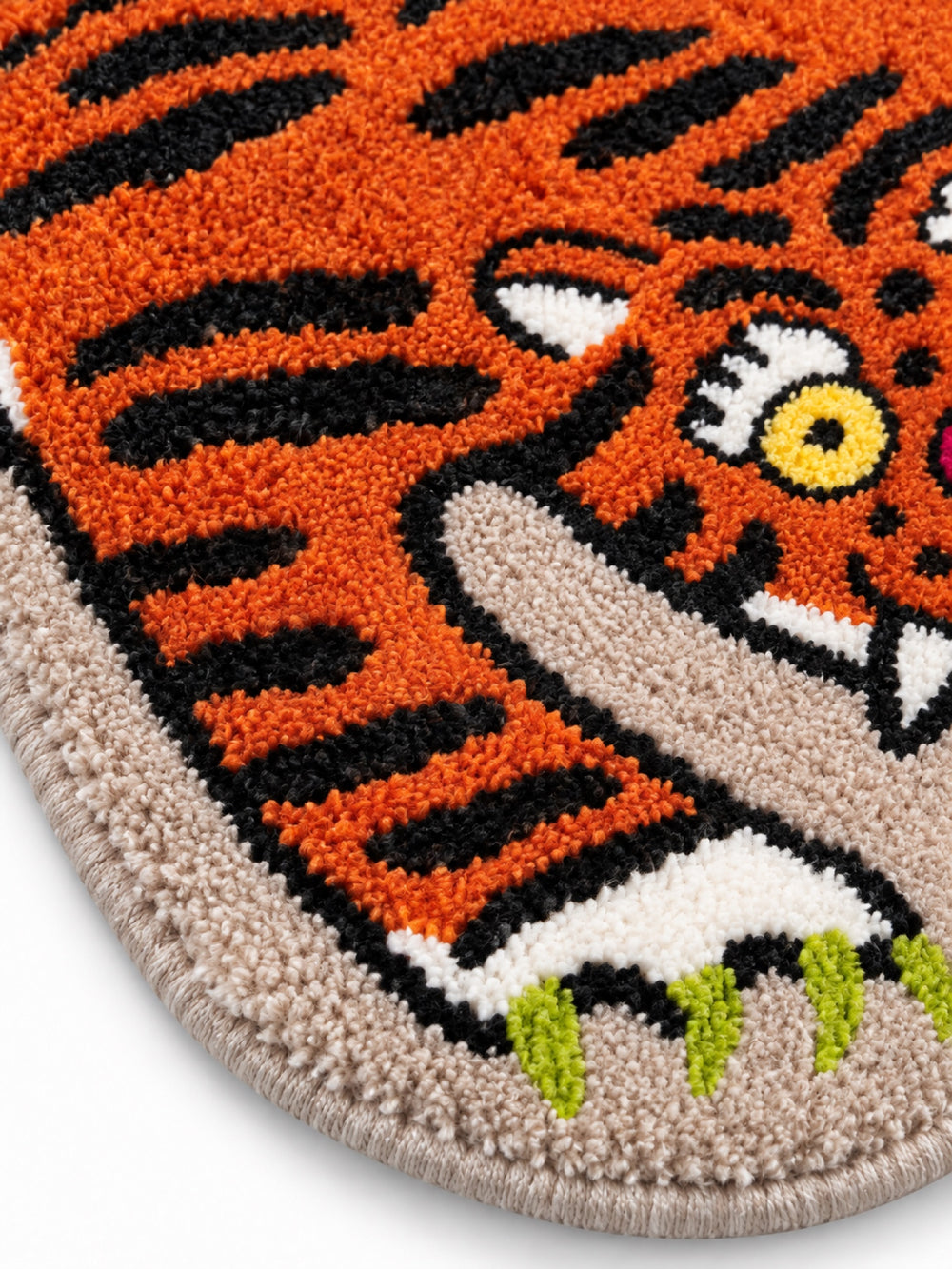Close-up of the Resting Tiger Shaped Bath Mat's tufted surface, 60 × 120 cm