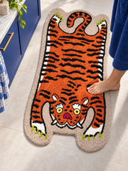CDGZ0183-60120 — Resting Tiger bath mat, 60 × 120 cm — bathroom context detail