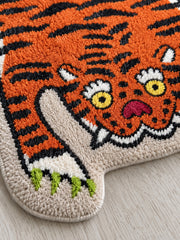 Resting Tiger bath mat — shared cut pile surface detail for 40x70cm and 50x90cm