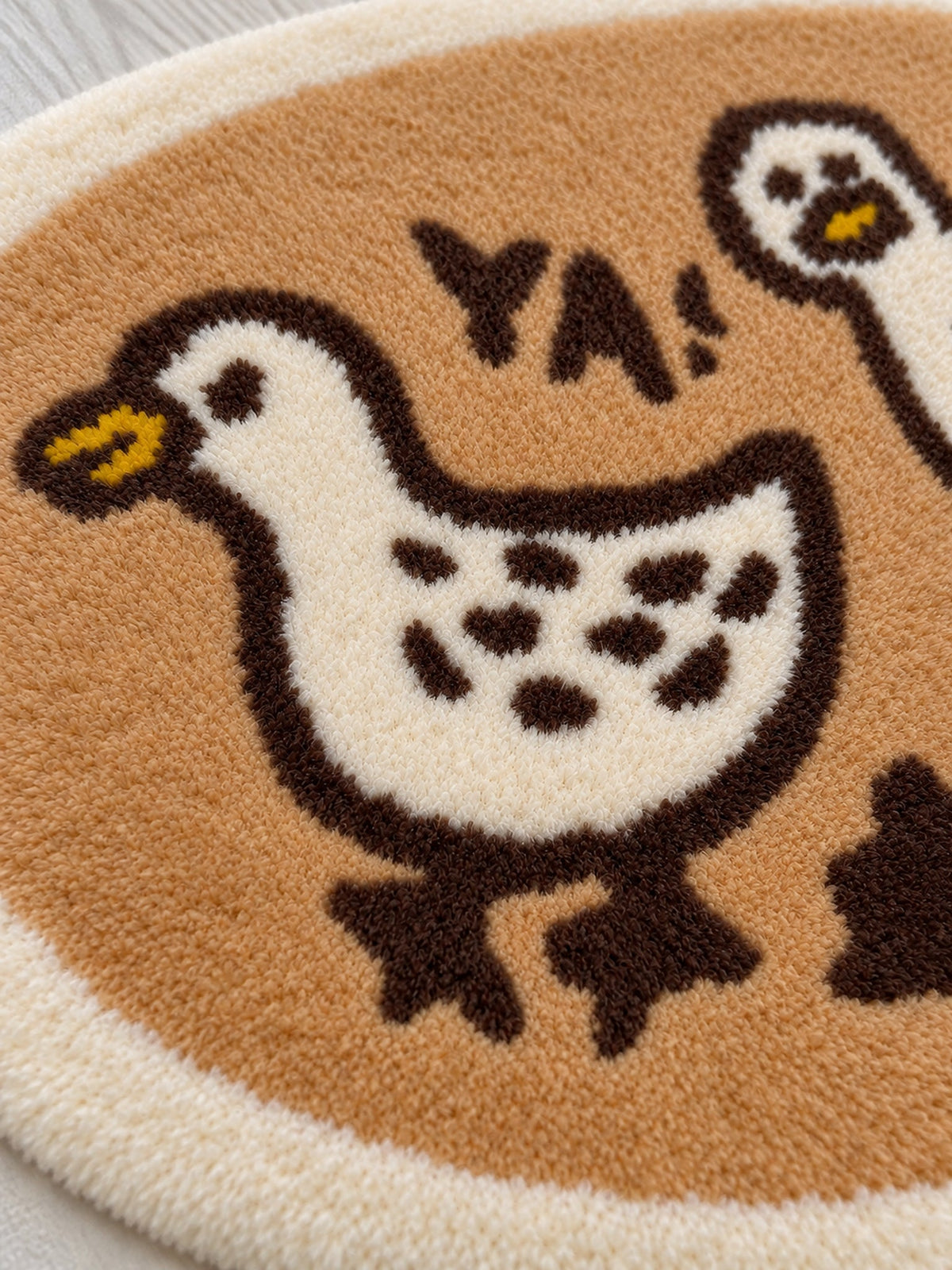 Cheerful Duck Duo Oval Bath Mat — Surface detail