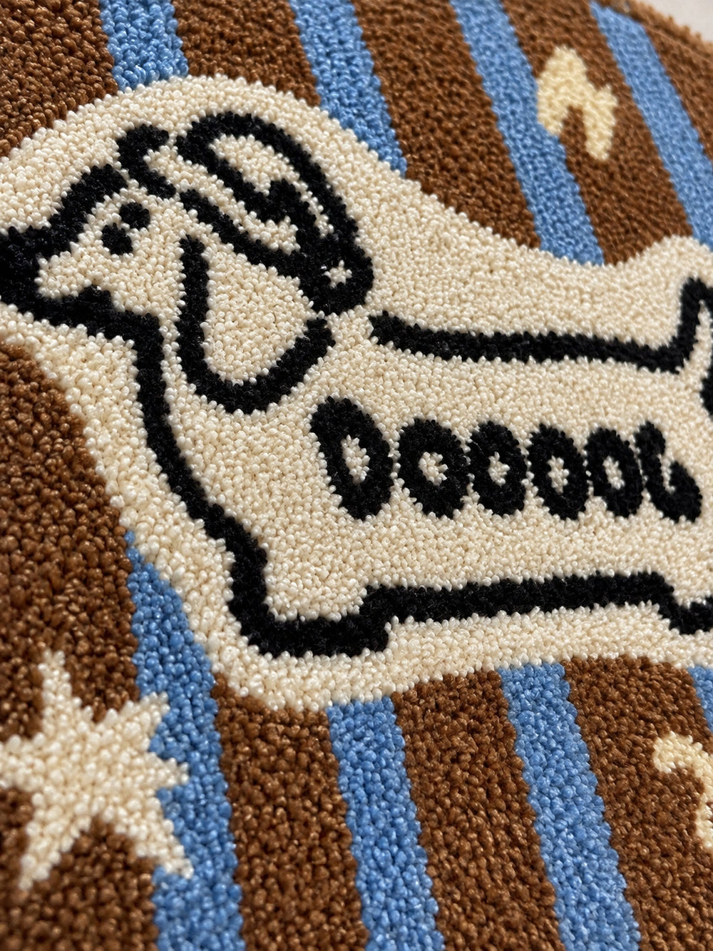 Retro Striped Hound Oval Bath Mat — surface detail