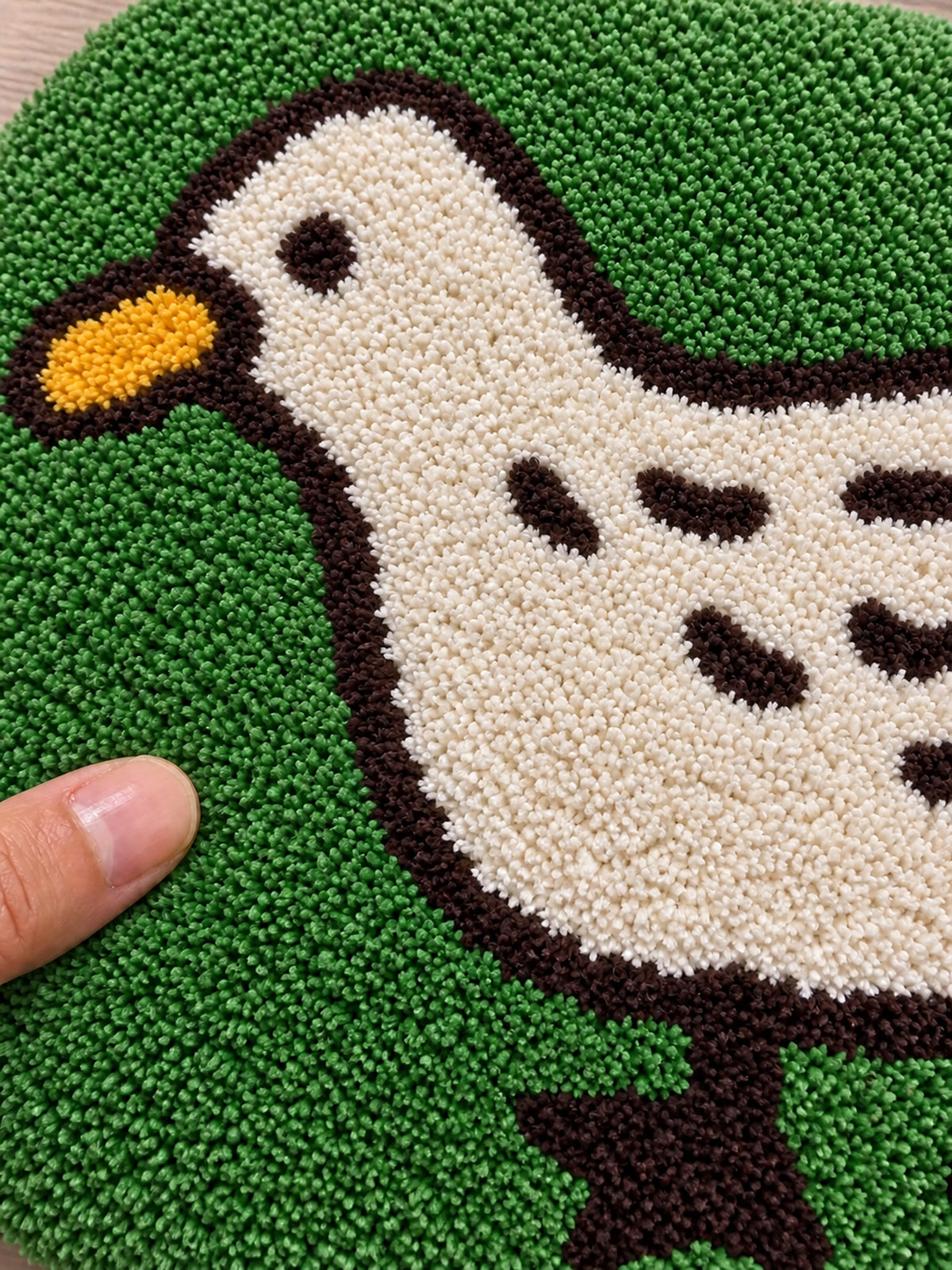 Meadow Duck Shaped Bath Mat - Green — Surface detail