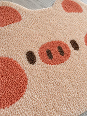 Blushing Piglet Face Bath Mat — Surface detail
