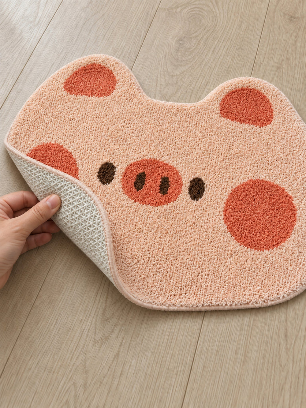 Blushing Piglet Face Bath Mat — Textured backing